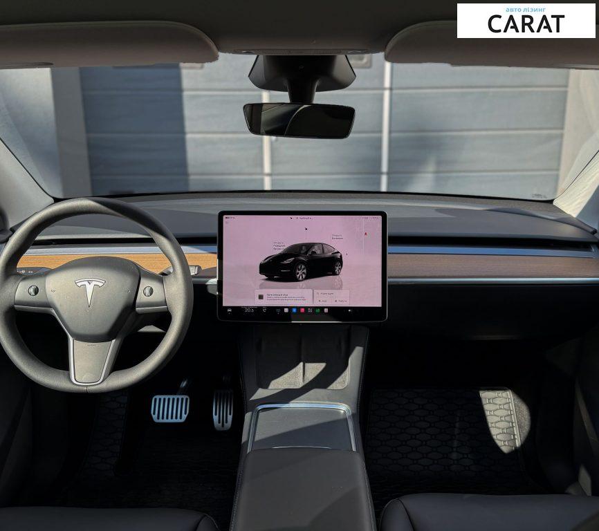 Tesla Model Y 2024