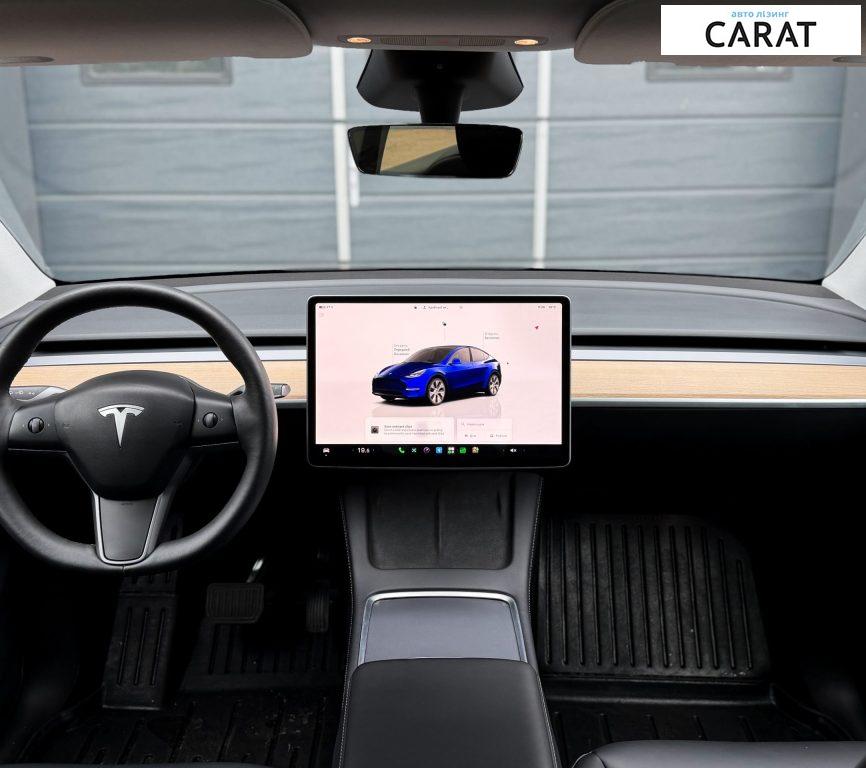 Tesla Model Y 2024