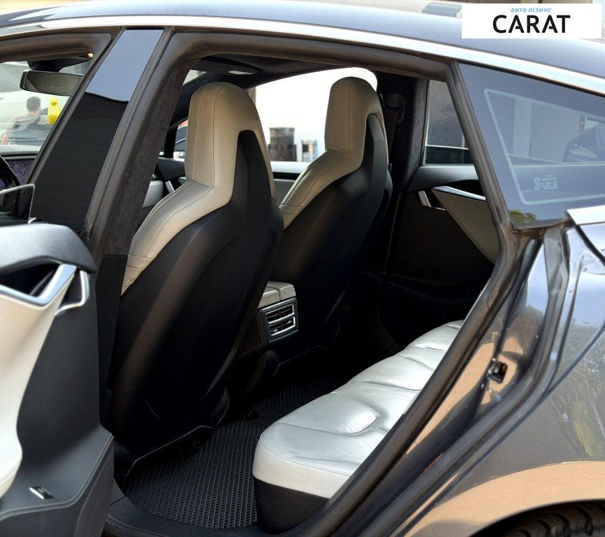Tesla Model S 2015