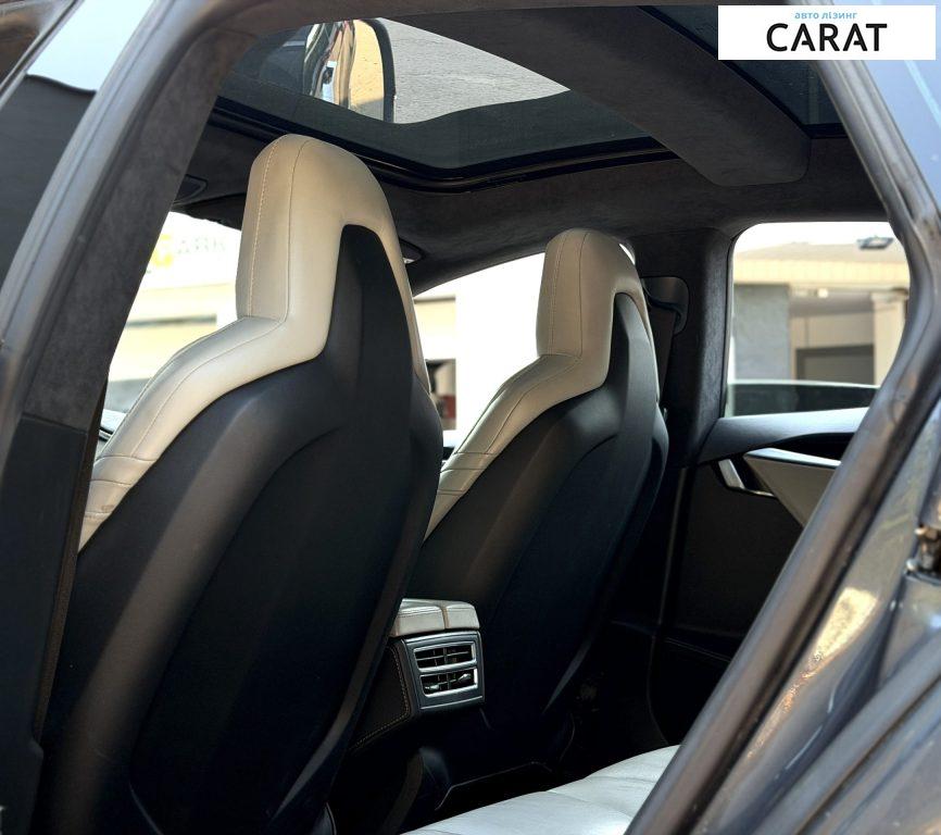 Tesla Model S 2015