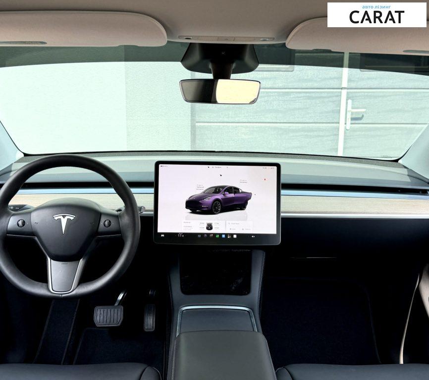 Tesla Model Y 2024