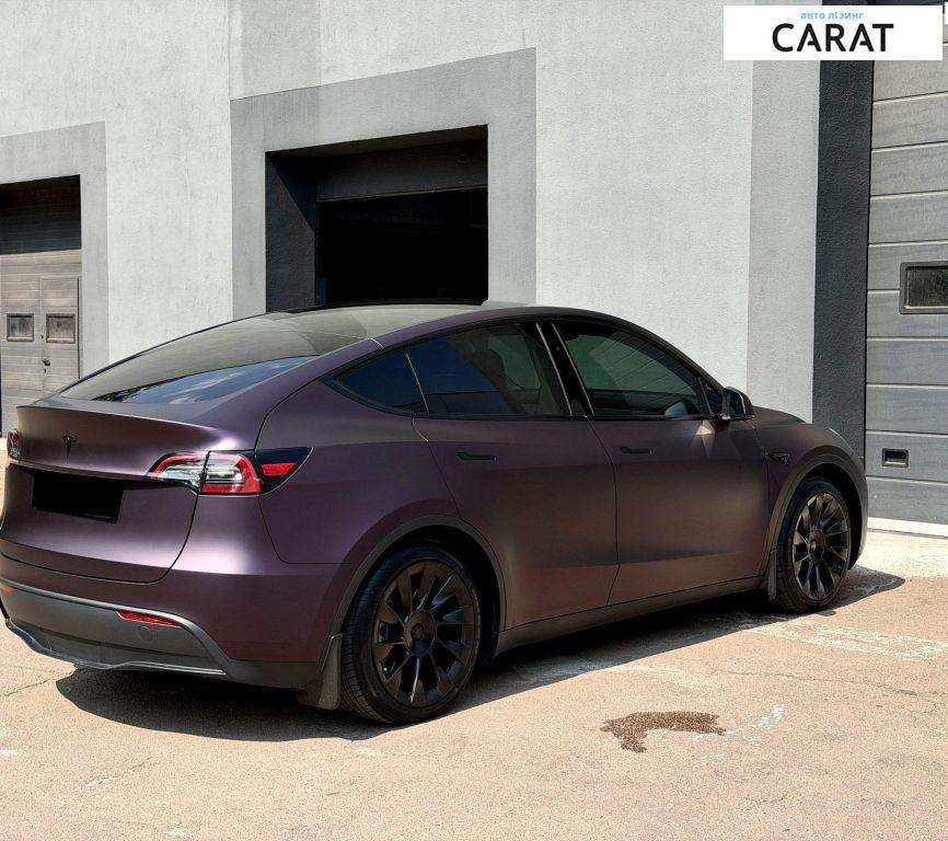 Tesla Model Y 2024