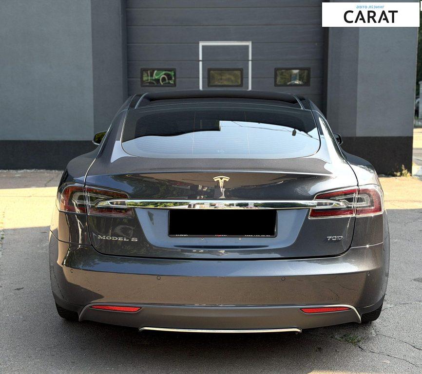 Tesla Model S 2015