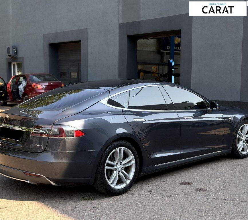 Tesla Model S 2015
