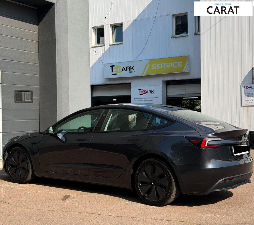 Tesla Model 3 2024