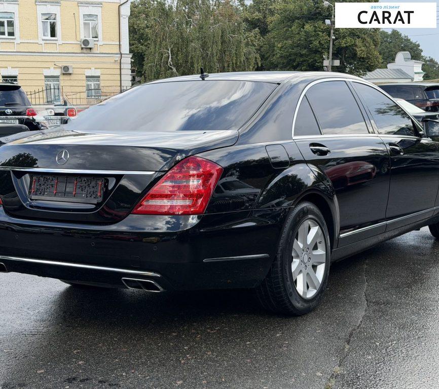 Mercedes-Benz S-Class 2012