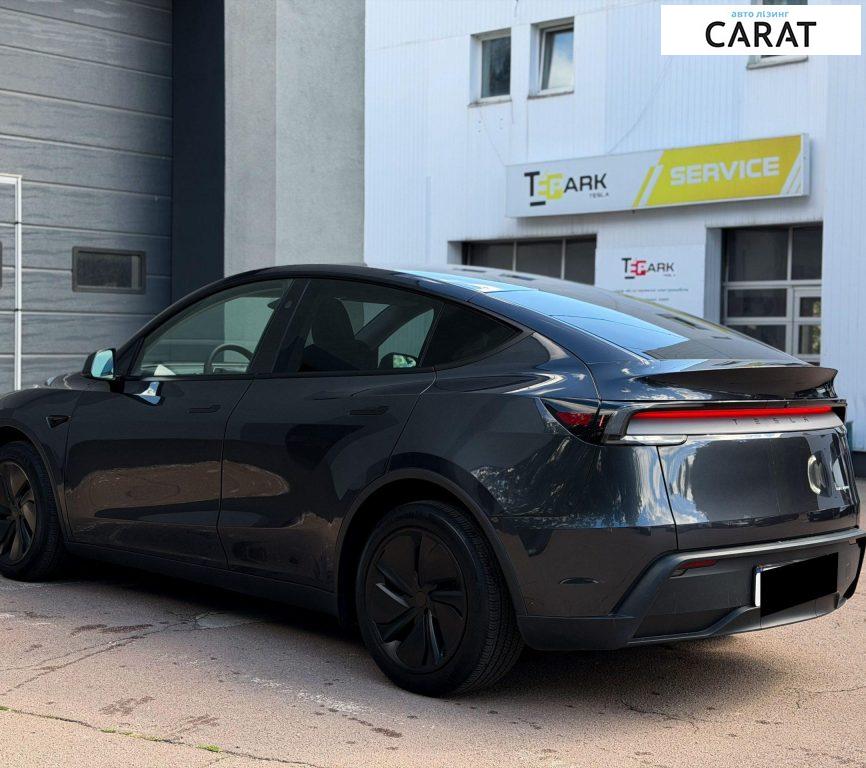 Tesla Model Y 2025