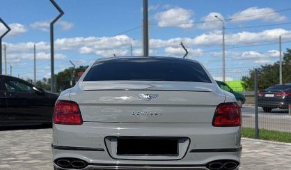 Bentley Flying Spur 2023