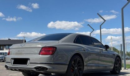Bentley Flying Spur 2023