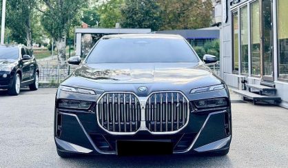 Розглянути BMW i7 2023 BMW i7 2023 - авто лізинг Carat