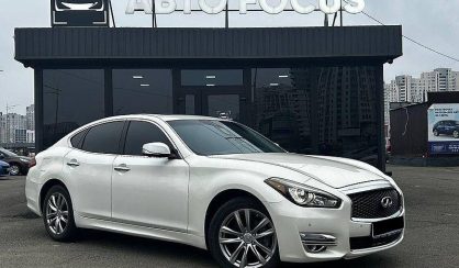 Infiniti Q70 2016