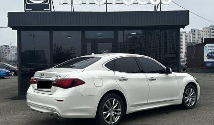 Infiniti Q70 2016