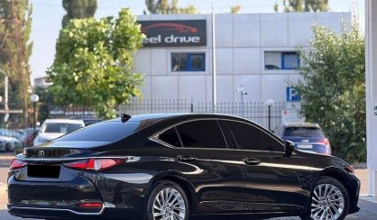 Lexus ES 2019