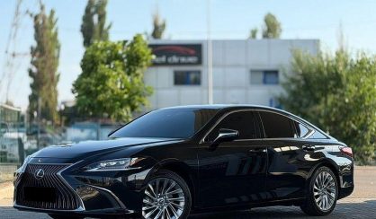 Рассмотреть Lexus ES 2019 Lexus ES 2019 - авто лізинг Carat