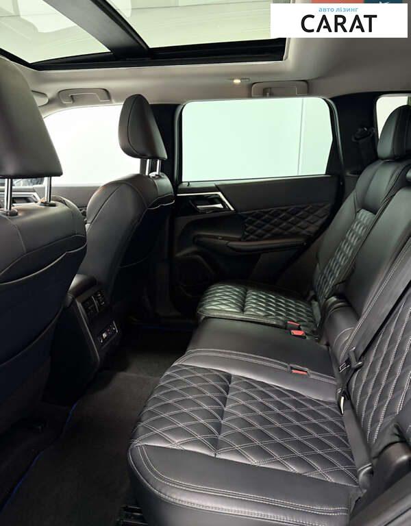 Mitsubishi Outlander 2023