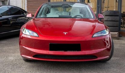 Tesla Model 3 2024