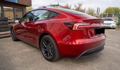Tesla Model 3 2024