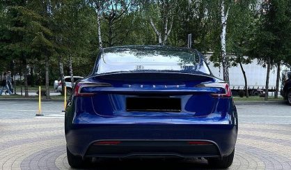 Tesla Model 3 2024