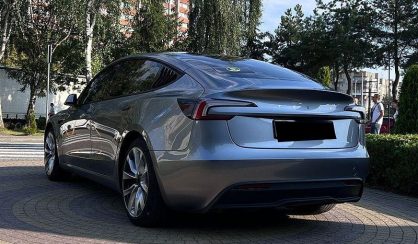 Tesla Model 3 2025