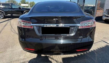 Tesla Model S 2016