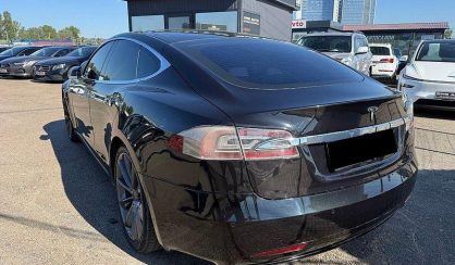 Tesla Model S 2016