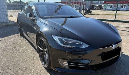 Tesla Model S 2016