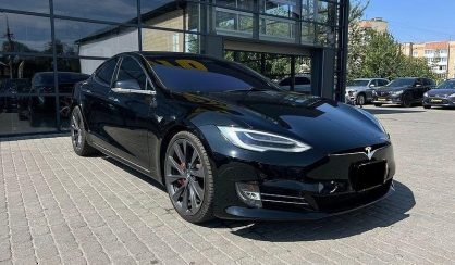 Tesla Model S 2019