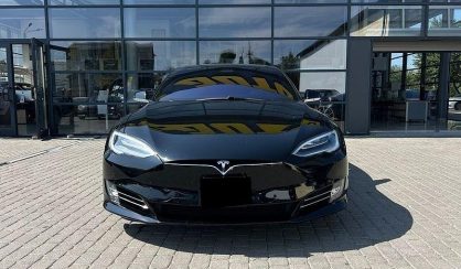 Tesla Model S 2019