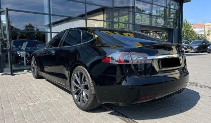 Tesla Model S 2019