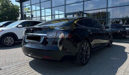 Tesla Model S 2019