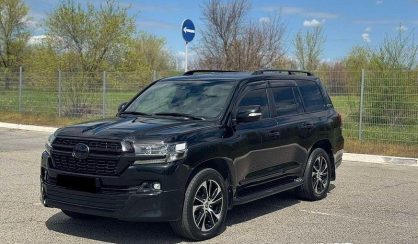 Рассмотреть Toyota Land Cruiser (все) 2020 Toyota Land Cruiser (все) 2020 - авто лізинг Carat