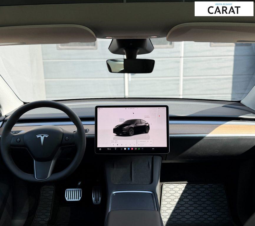 Tesla Model Y 2024