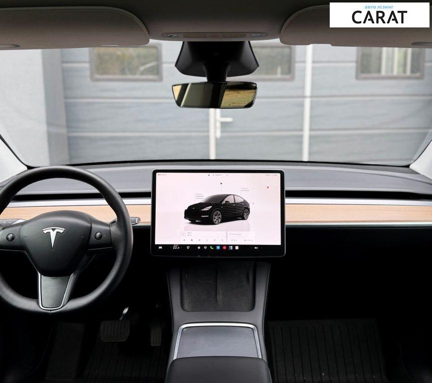 Tesla Model Y 2024